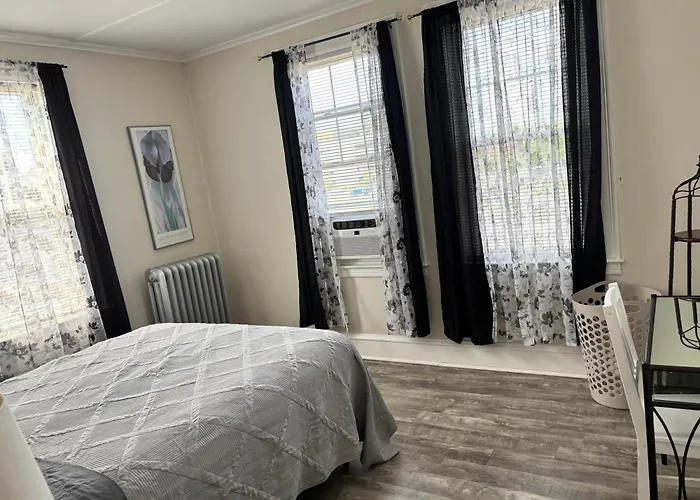 The Elizabeth Suite B2