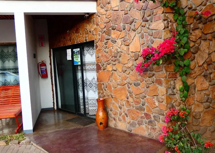 Savanna Tree Apartments - Self Catering Town Center