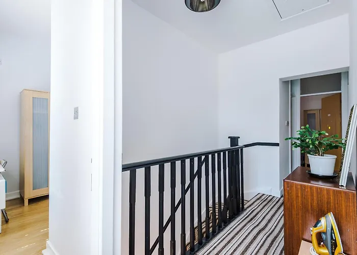 Duchy House, Private Rooms In Salford By Kammili Properties