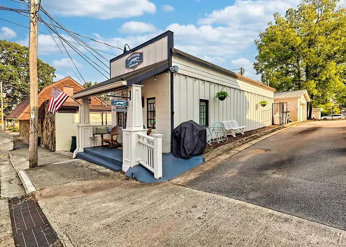 1940'S Historic Bungalow With King Bed And Pet Friendly