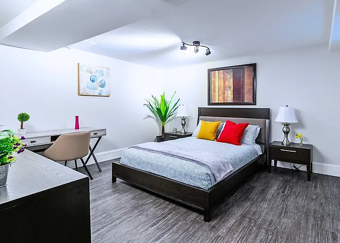 Basement Suite Near Corktown Pub & Go Station