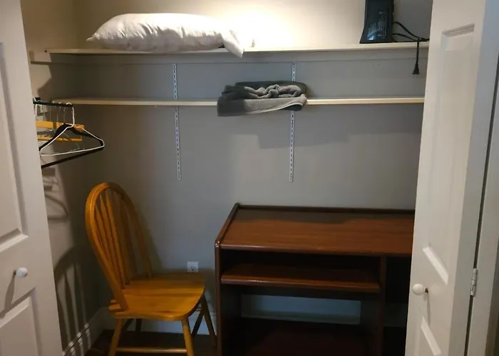 Cozy & Private Basement Suite, Centrally Located