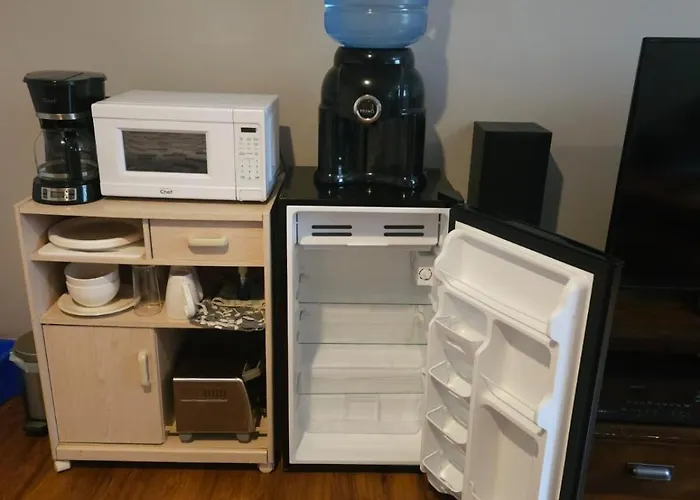 Cozy & Private Basement Suite, Centrally Located