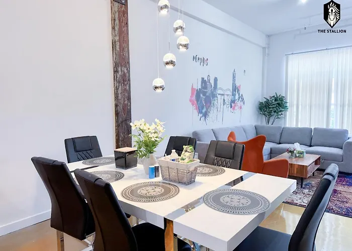 Walk To Attractions Modern Loft With Private Patio