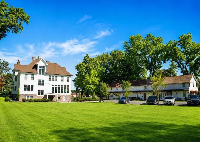 Historic Barn - 2 Bedroom Apartment Close To Legoland Ny