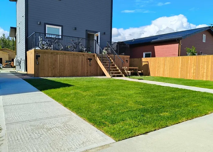Private 1Br Suite With Kitchen, Laundry, Parking & 1 Gigabit Internet