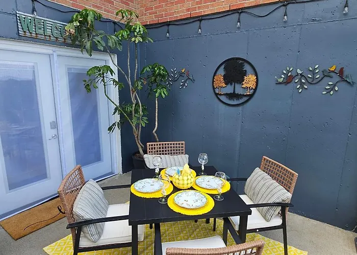 Omorphia'S Luxe Hideaway