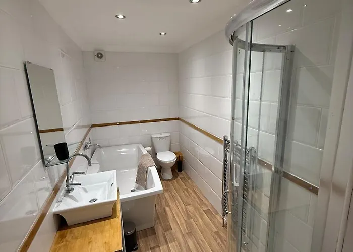 Sea View Flat - 3Bed2Bath In Central Whitley Bay