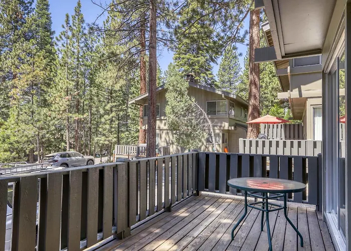 Cozy Incline Village Escape