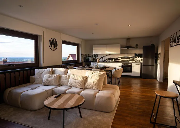 Kamo Panorama Schwarzwald Apartment - Privater Eingang & 2 Kostenlose Parkplaetze, Bis Zu 5 Personen