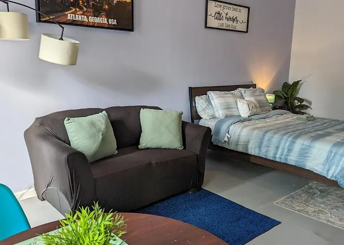 Blueberry Studio Near Airport