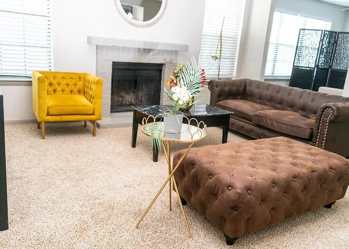 2Br 2Ba Huntsville City Center