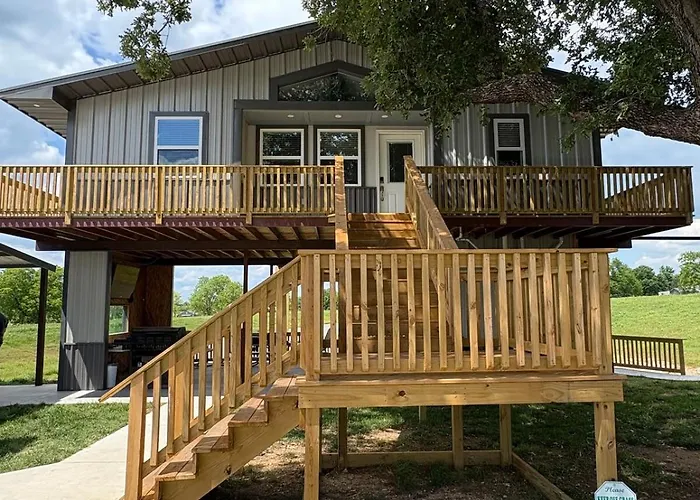 Lookout Cabin 3