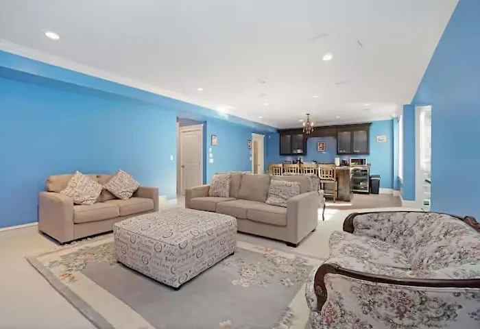 Modern 2Br Home - Prime West Vancouver Location