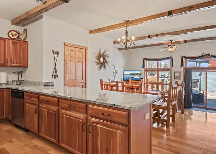 Condo On Lake Minocqua, Walk To Downtown Dock Available