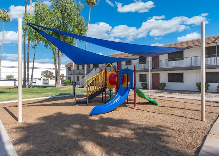 2Br Pool Hot Tub Kids Playground & Bbq Area