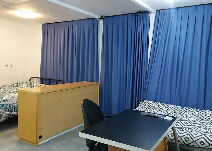 Cozy Studio Apartment With 2 Beds And Kitchen