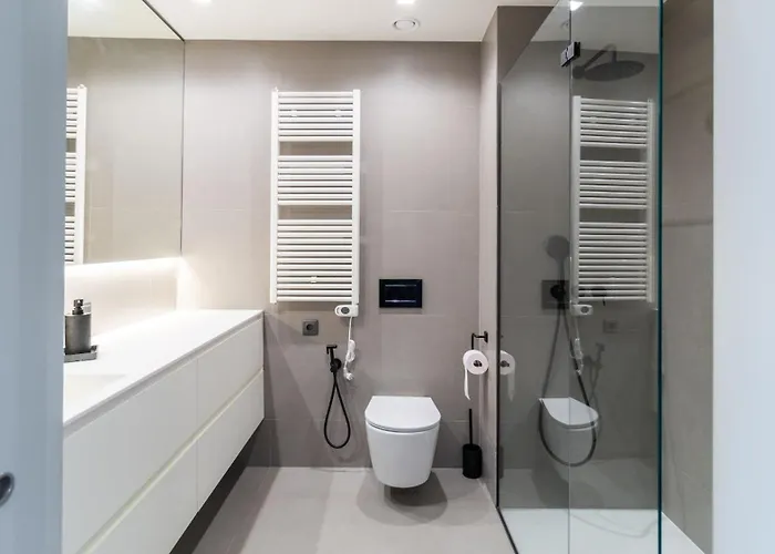 Premium Flat, Balcony, Metro, Porto Business School