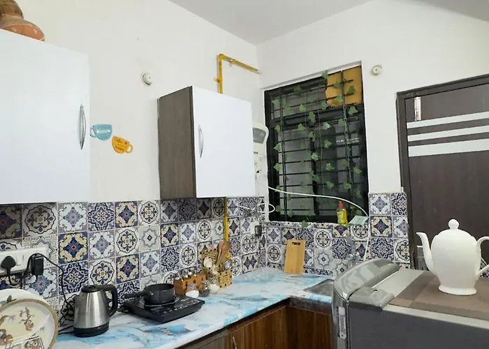 Luxury 2Bhk Stay By Lk - Fully Furnished Flat
