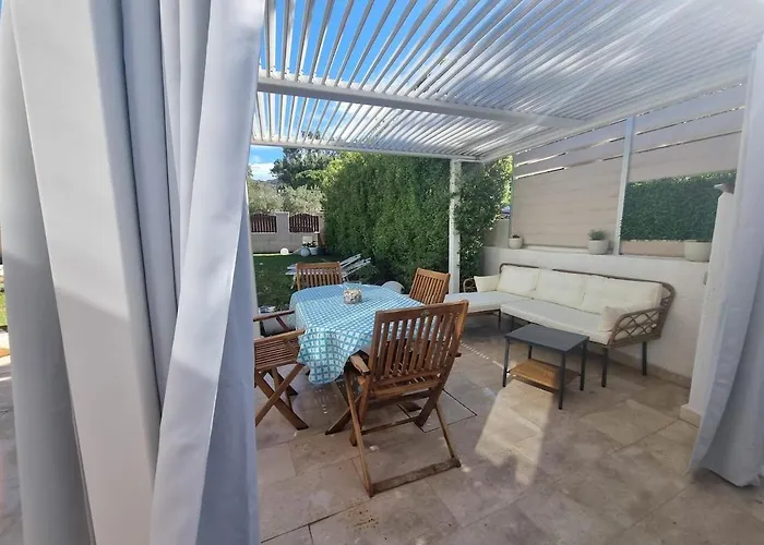 Domus Istella 200 Meters From The Sea