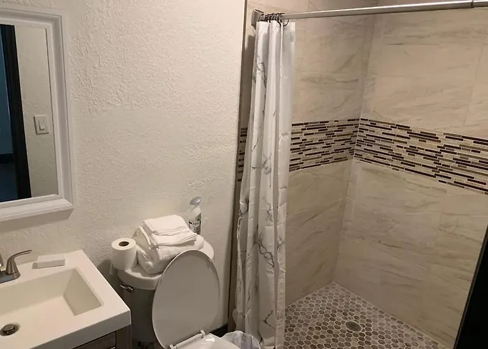 2Bed 2Bath Lake Front Jewel