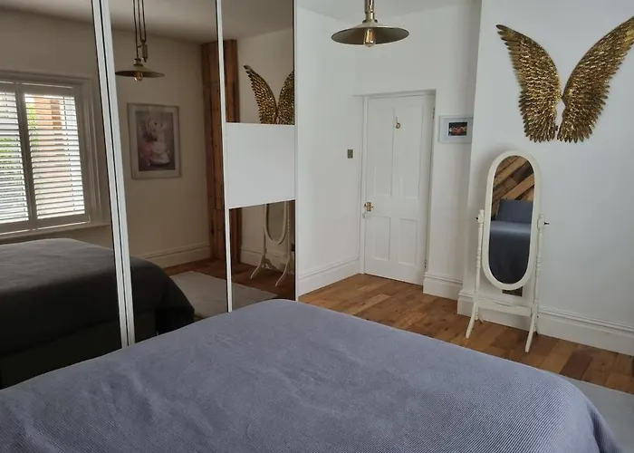 Beautiful Ground Floor 2 Bed Flat