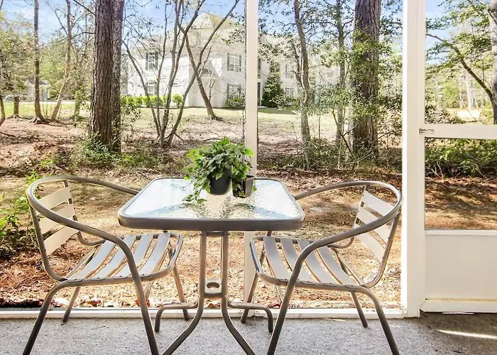 Coastal Catch Ground-Floor Near Beach, Pool & Golf