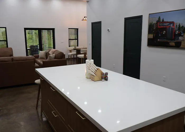 Glacier Luxury Retreat Oak Tree Apartment 3