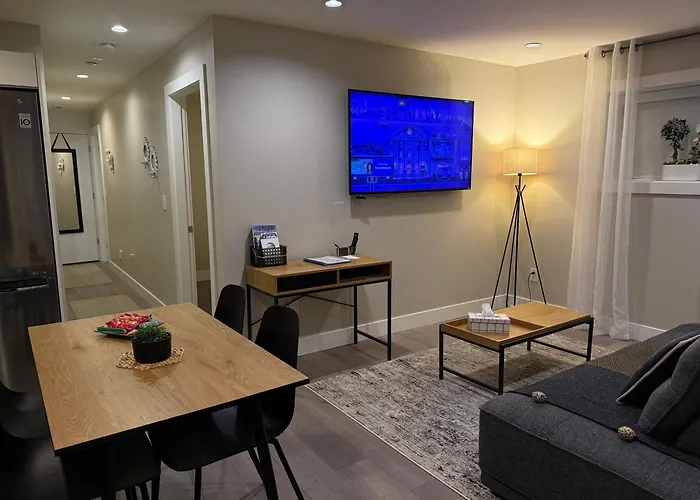 Modern Private 1 Bedroom Suite - Assigned Parking And Patio