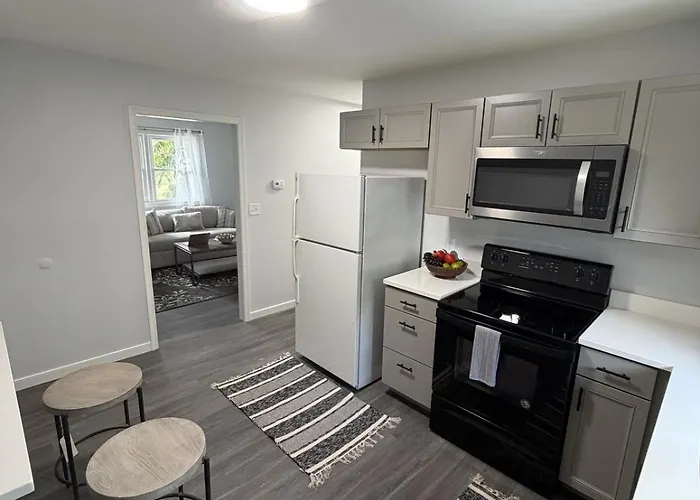 Crewe Corner Apartment D