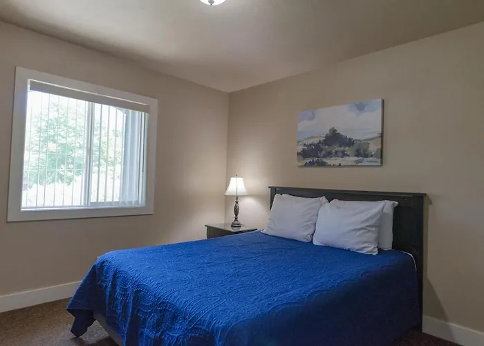 Updated Condo In Logan