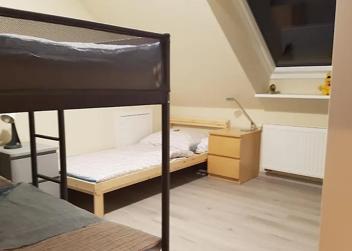 Nah Am Diek 2 Erwachsene Und 3 Kinder Babybett Vorhanden, Wallbox Gegen Gebuehr Nutzbar