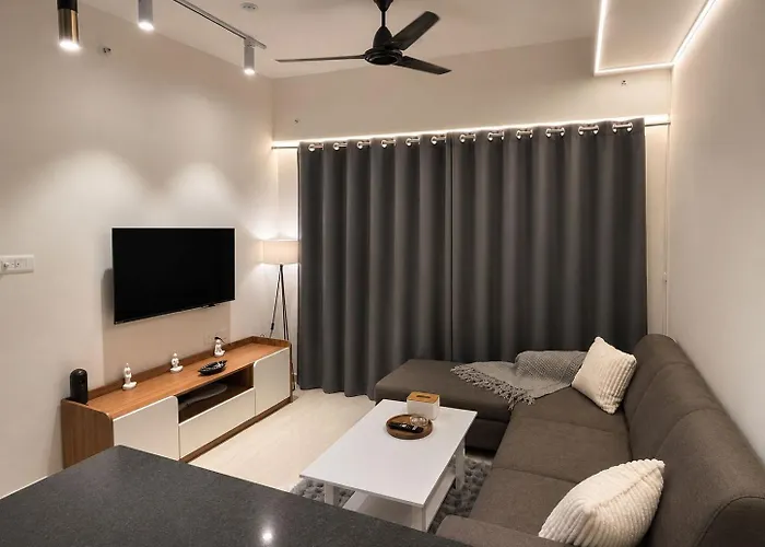 Greyflix Heaven 23 - 10 Mins Drive - Viviana Korum