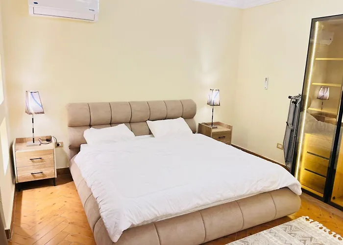 Nova Gate Panorama Pyramids Suite