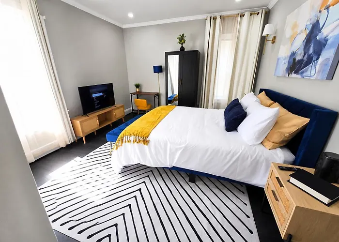 Sleeps 6 Near Boston, Providence & Gillette