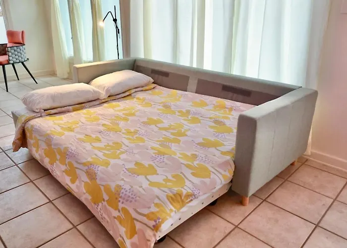 Elegant Suite King Bed, Queen Sofa, Fast Wifi