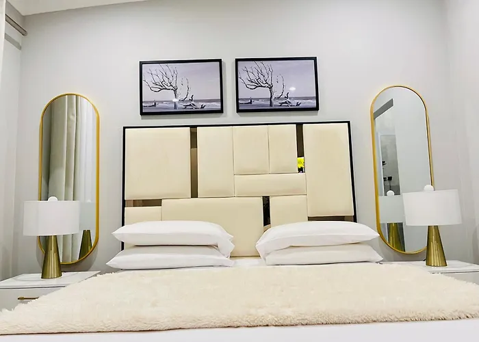 Cozy And Warm-Private Queen Bedroom With Private Bathroom & Shared Kitchen& Lounge