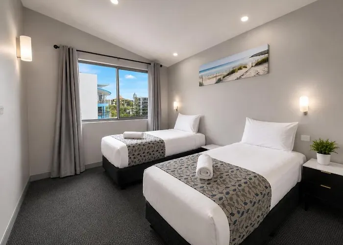 Redcliffe 3-Bedroom Waterfront Penthouse