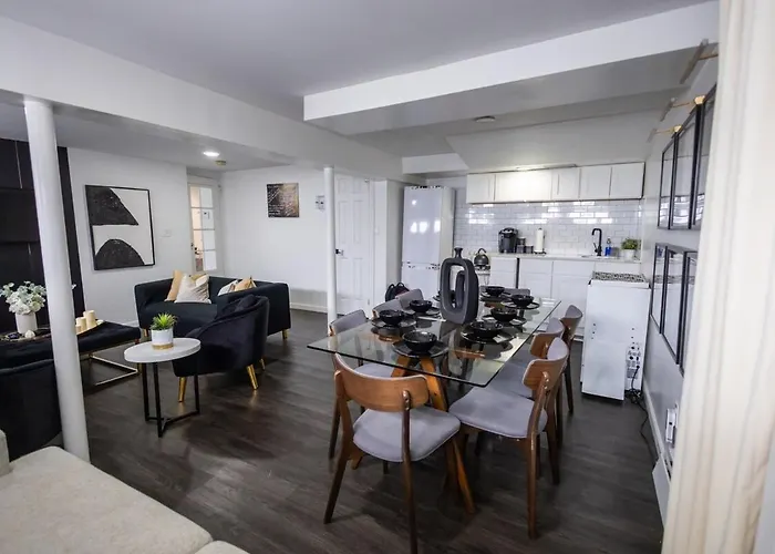 Minimal 1Bed Apt Basement With Free Parking