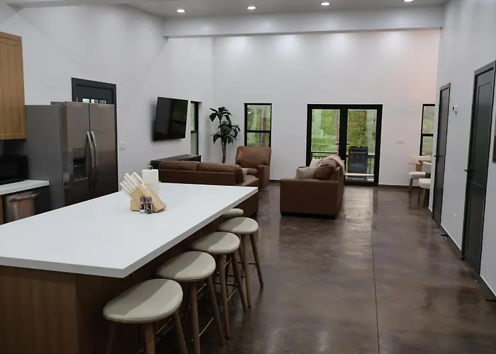 Glacier Luxury Retreat Oak Tree Apartment 3