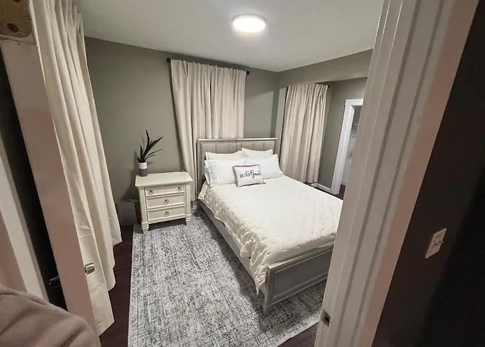 Modern 2Br Near Cmmc And Downtown