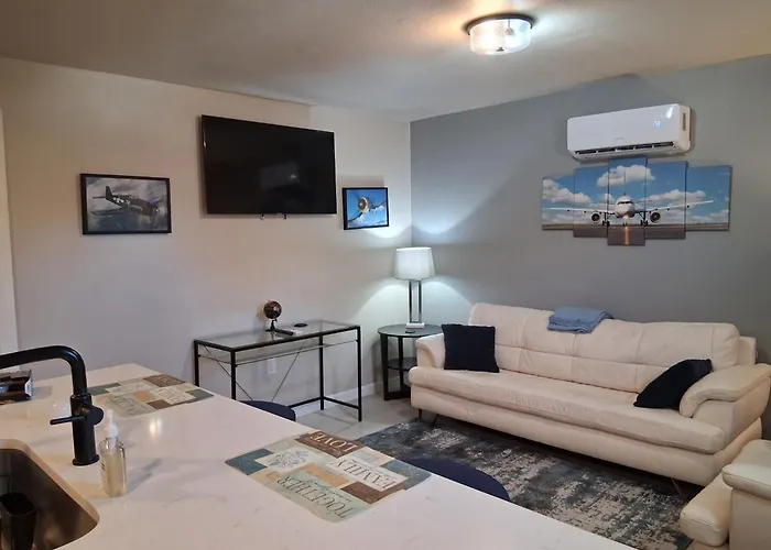 Aviation Themed Garage Apt