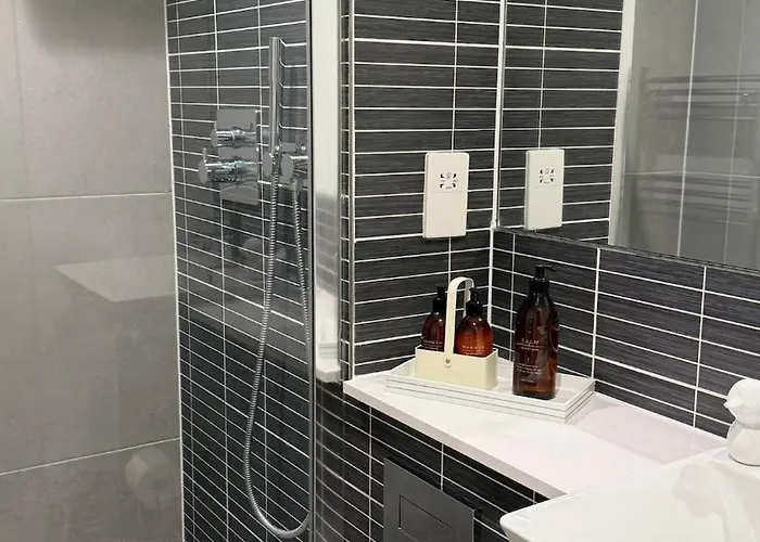 Modern Flat In Uxbridge And Near To The Airport