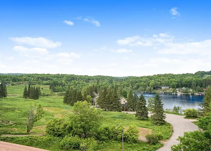 Huntsville Lakeview Retreat With Jacuzzi & Games