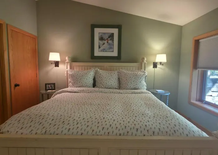 2Br Ski-In/Ski-Out Condo With Fireplace, Patio, And Full Kitchen