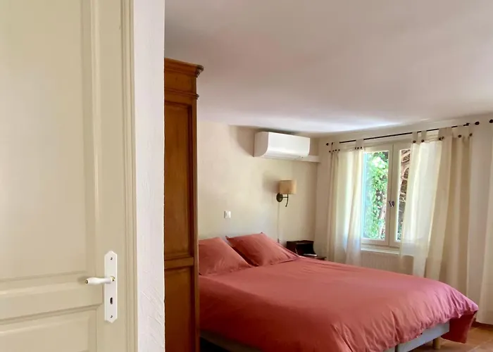 Barbotine, Guest House For Two People