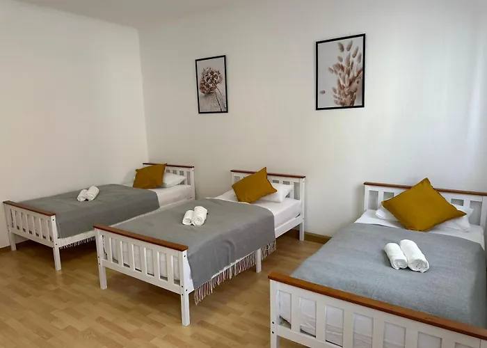 Panorama City Appartement Goeppingen - 5 Einzelbetten, Kueche, Balkon, Parkplatz, Aufzug, Wlan