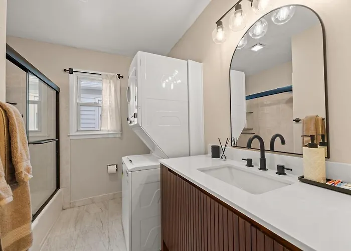 2Br Modern Home With Private Balcony, 25 Min To Nyc, Metlife, Free Parking
