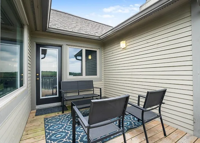 Huntsville Lakeview Retreat With Jacuzzi & Games