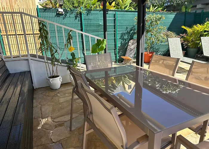 Charmant Appartement 2 Chambres Avec Piscine Prive
